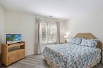 Guest bedroom with Queen & lagoon views